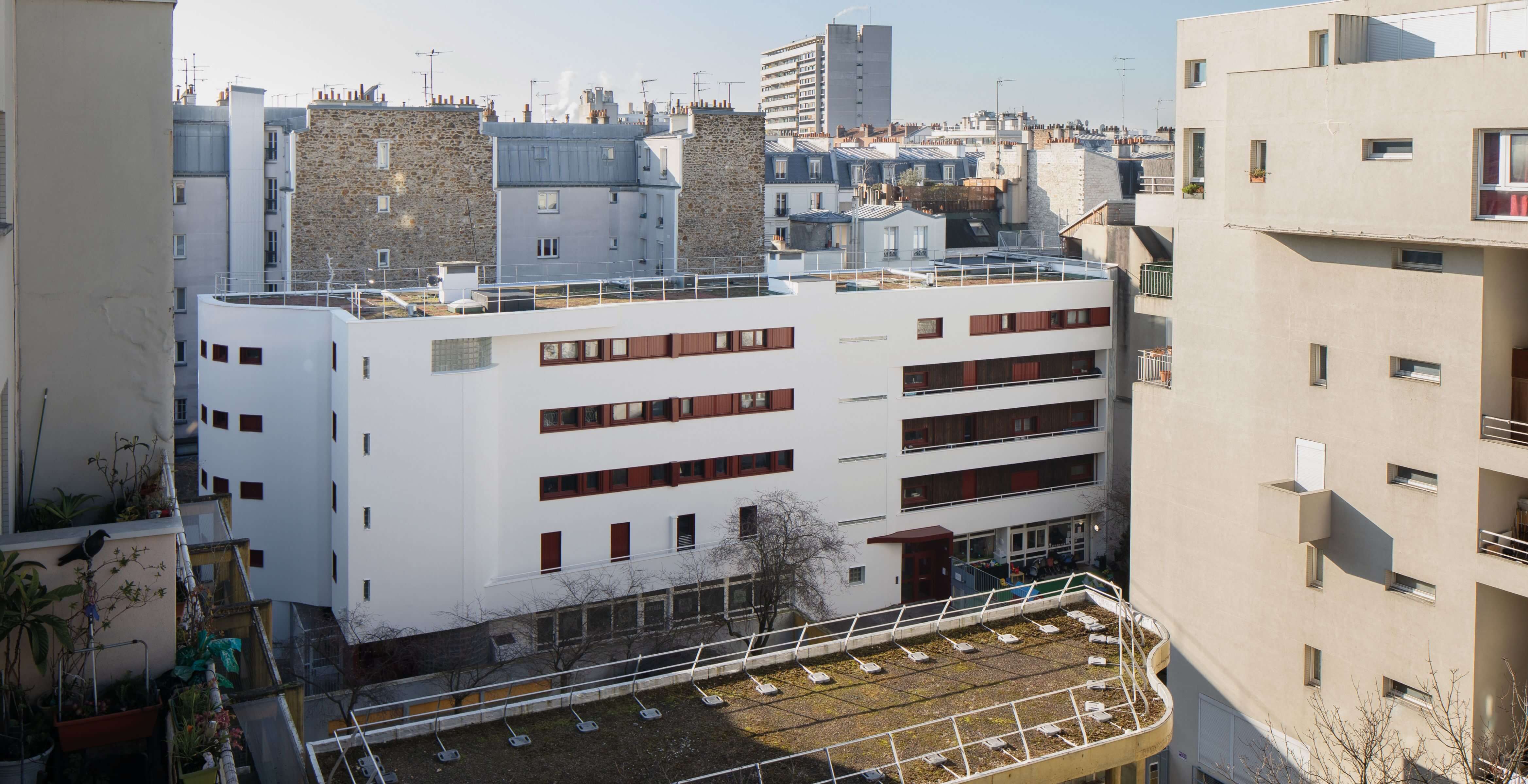 Photo de la totalité de la nouvelle façade nord prise depuis un immeuble voisin.