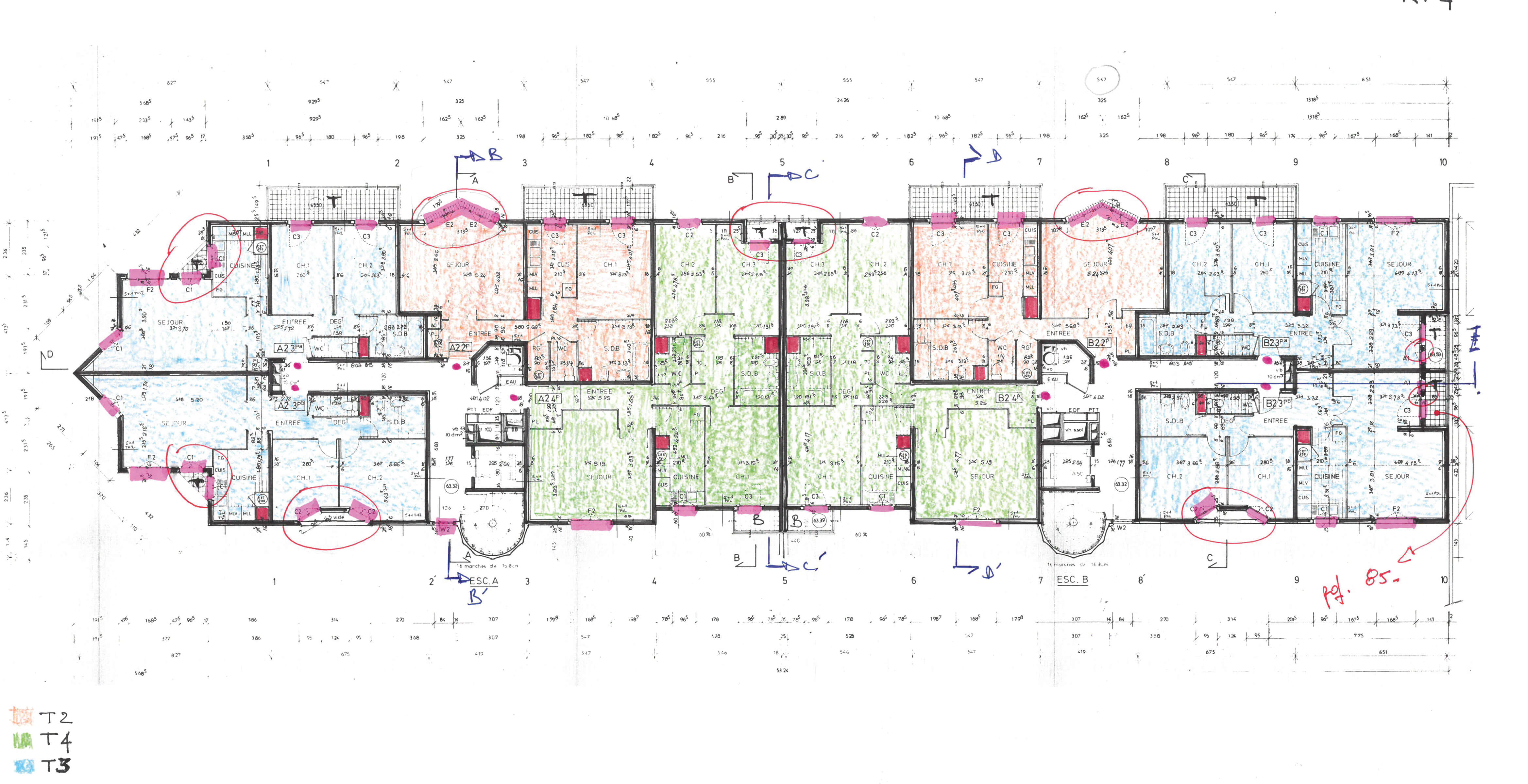 Plan en couleur d’un étage du bâtiment concerné par le concours pour la rehabilitation plan climat rue kergomard avec la disposition des différents appartements.